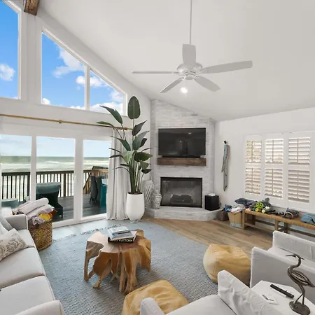 Villa Oceanfront Escape A Coastal 3Br-2Ba Retreat With Stunning Views